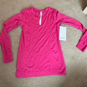 Long sleeve athletic T-shirt